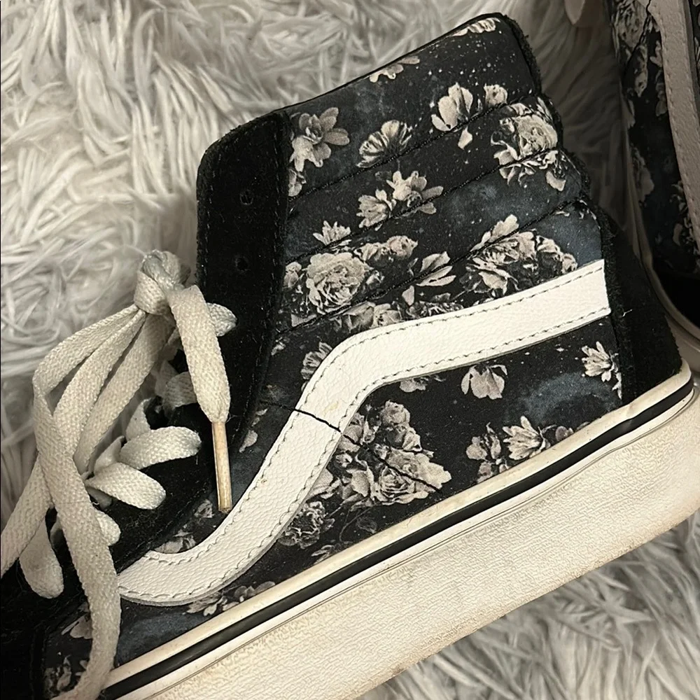 Vans Women's Black Floral High-Top Sneakers - Picture 4 of 10